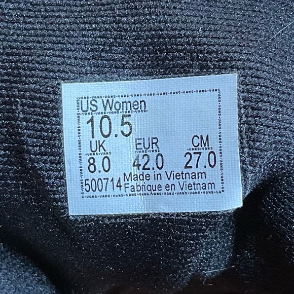 Vans Ward Pride I AM PROUD Skateboard Shoes
Size Woman's 10.5
Black Rainbow - Picture 10 of 10